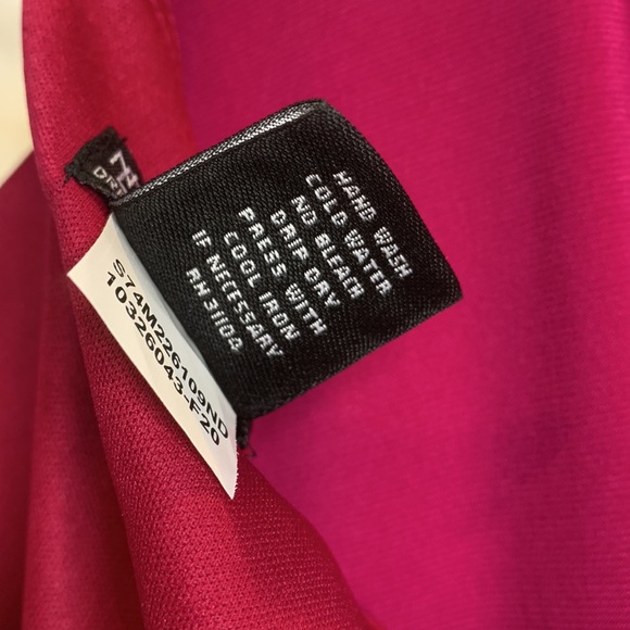 🆕NWT New Directions Fuchsia Sleeveless Rosette Dress - Picture 5 of 9